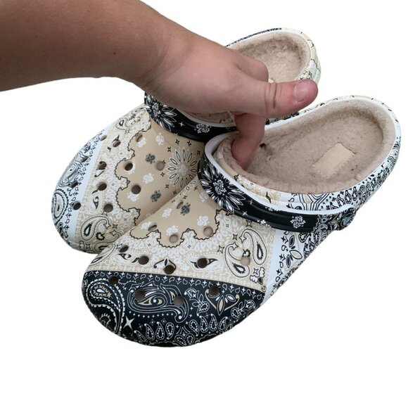 RARE Crocs Bandana Printed Classic Lined Clogs Size 13 - Picture 4 of 5